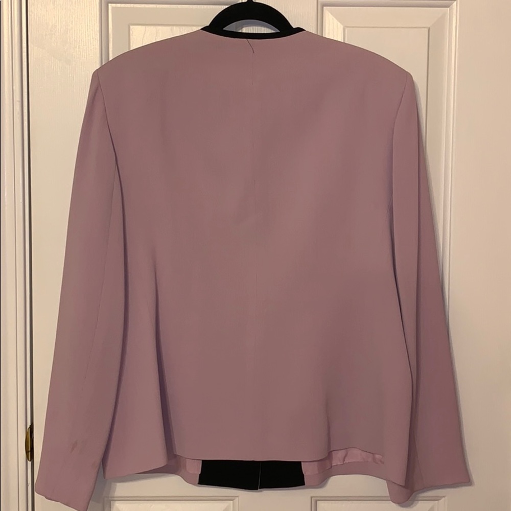 Clothes - Picture 4 of 6